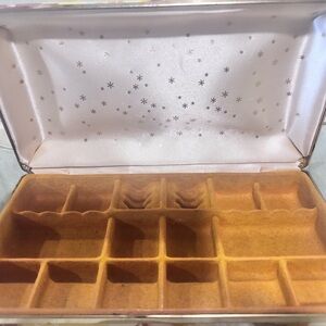 Vintage Floral Jewelry Box – 1960s–1970s Era